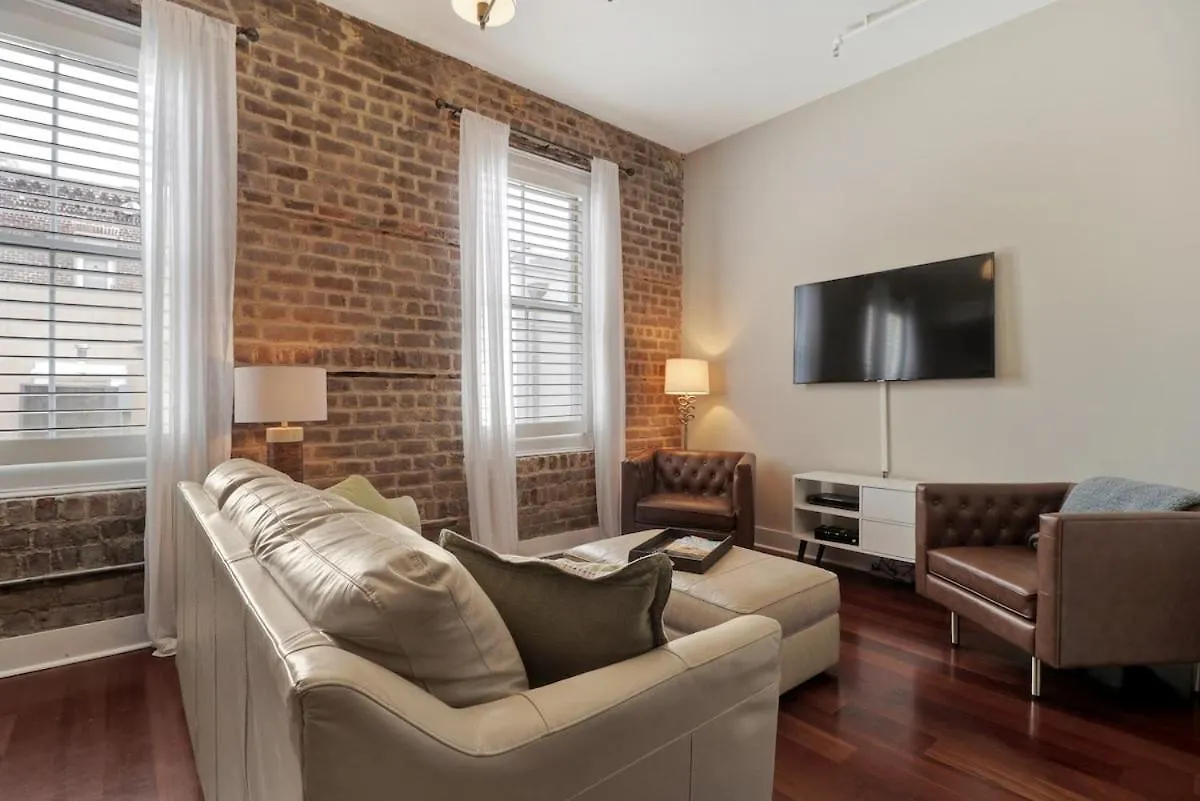 Downtown Loft- Steps Away From Plant Riverside! Savannah