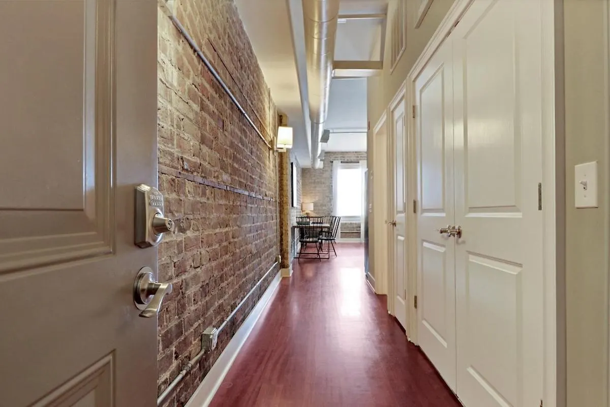 Downtown Loft- Steps Away From Plant Riverside! Savannah